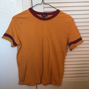 💜3/$25 Forever 21 mustard yellow tee size small